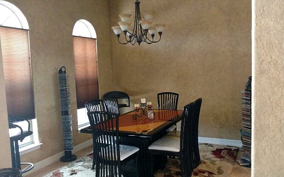 4th image of 7820 Oakmont Dr