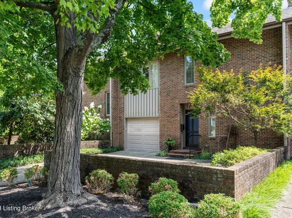 3838 Washington Sq, Saint Matthews, KY 40207