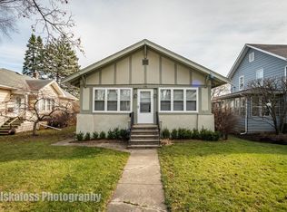 126 3rd St, Libertyville, IL 60048