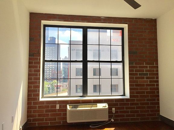 4th image of 42-60 Crescent St #6C