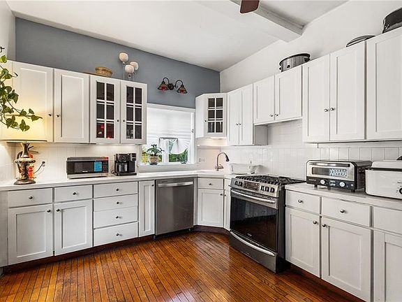 5th image of 83 Summer St