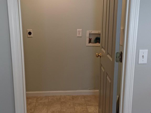 4th image of 15 Melody Ln #15