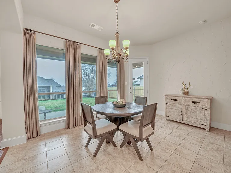 5048 Exposition Way — Photo 9