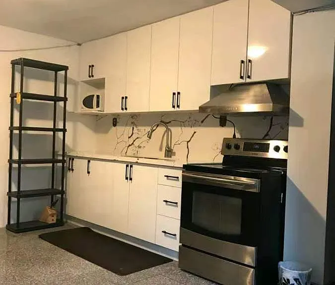 137A Markham St #2 — Photo 3