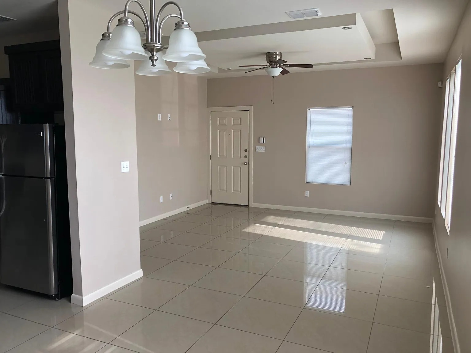 4717 N Dogwood St — Photo 2