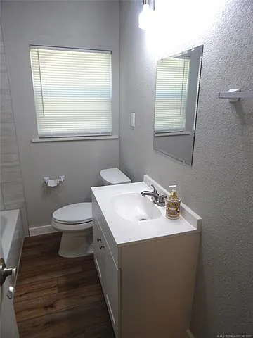 1632 Oxford Ln — Photo 8