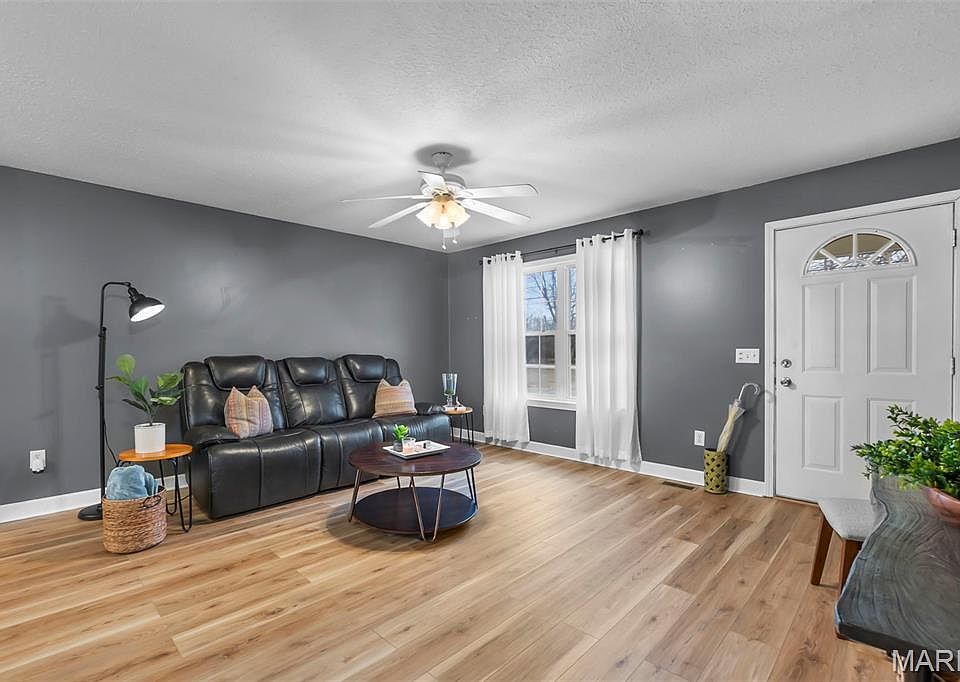 2163 County Highway 450, Sikeston, MO 63801 | MLS #26002968 | Zillow