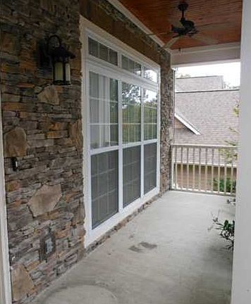 3rd image of 1719 Glenroy Ave