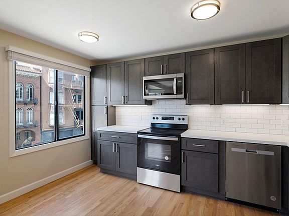 4th image of 785 Bay St APT 1