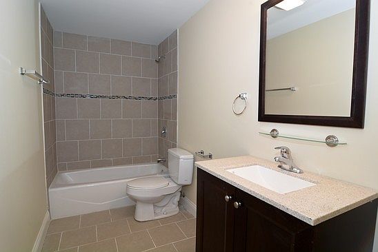 4th image of 5858 W Fullerton Ave APT 105