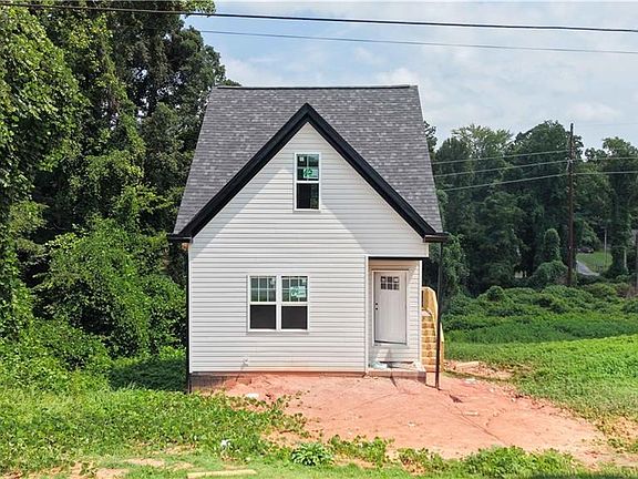 3rd image of 500 Loach St