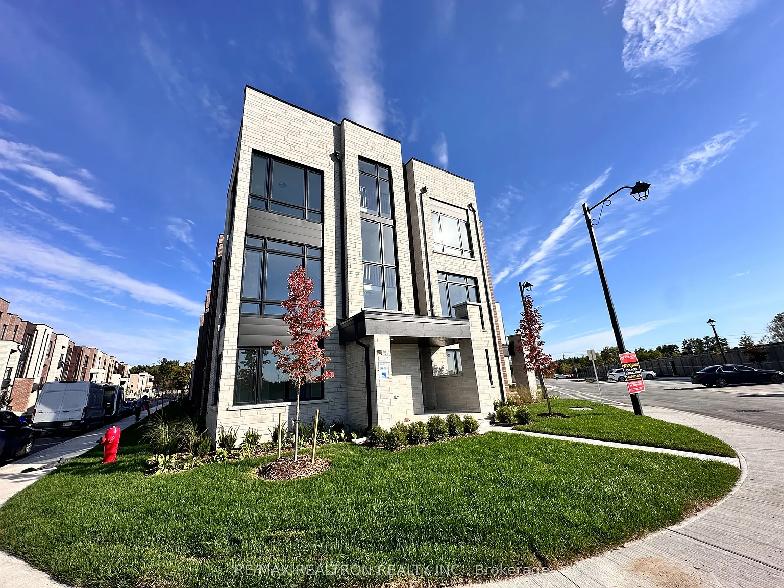 5 bed, $4,300 — Photo 1
