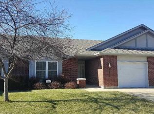 5803 SW Sterling Ln, Topeka, KS 66604