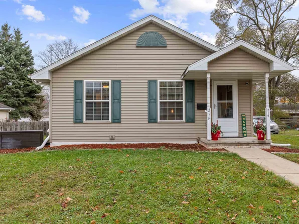 216 N Huron St, De Pere, WI 54115