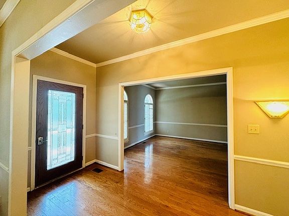4th image of 68 Clairmont Ave