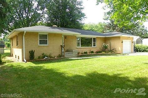 Brick/Aluminum 3 Bedroom 1.5 Bath Home Ready for Immediate Occupancy!