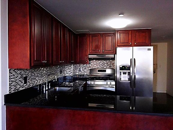 2nd image of 13338 Sanford Ave