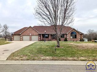 4710 NW Levering Dr, Topeka, KS 66618