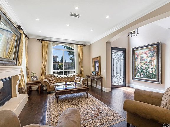 5th image of 5010 Doman Ave