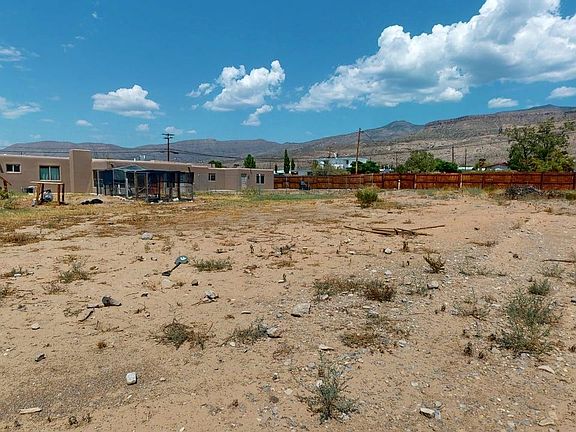 3rd image of 2100 Ocotillo Dr