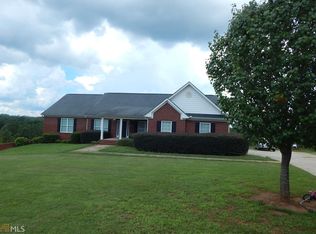 125 Carriage House Ln, Hogansville, GA 30230