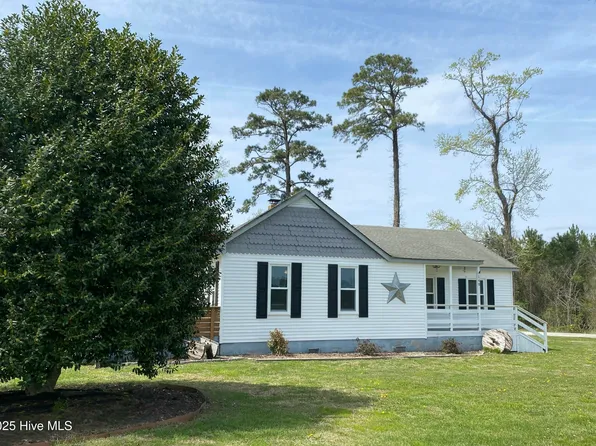 140 W Gibbs Road, Knotts Island, NC 27950