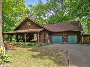 2070 Katheryn St, Crystal, MI 48818