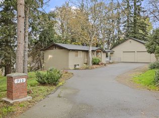 713 Red Hill Dr SE, Salem, OR 97302