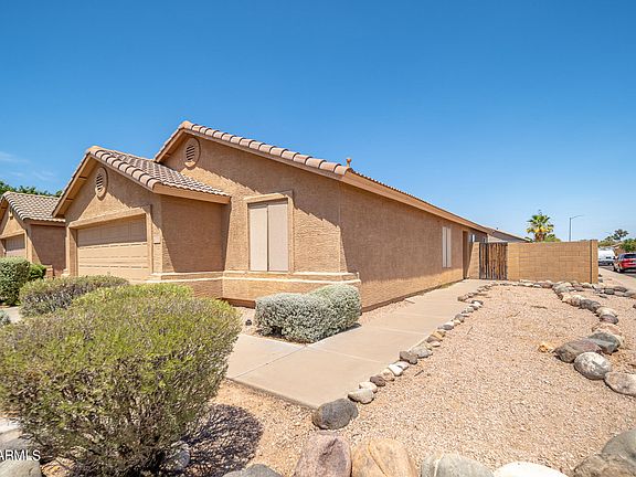 3rd image of 16725 N 114TH Drive
