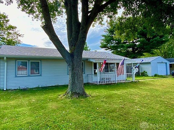 2nd image of 210 Douglas Ave