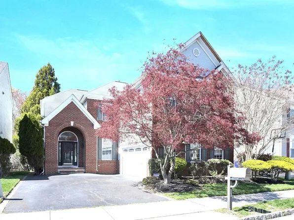 13 Hawthorn Dr, Plainsboro, NJ 08536