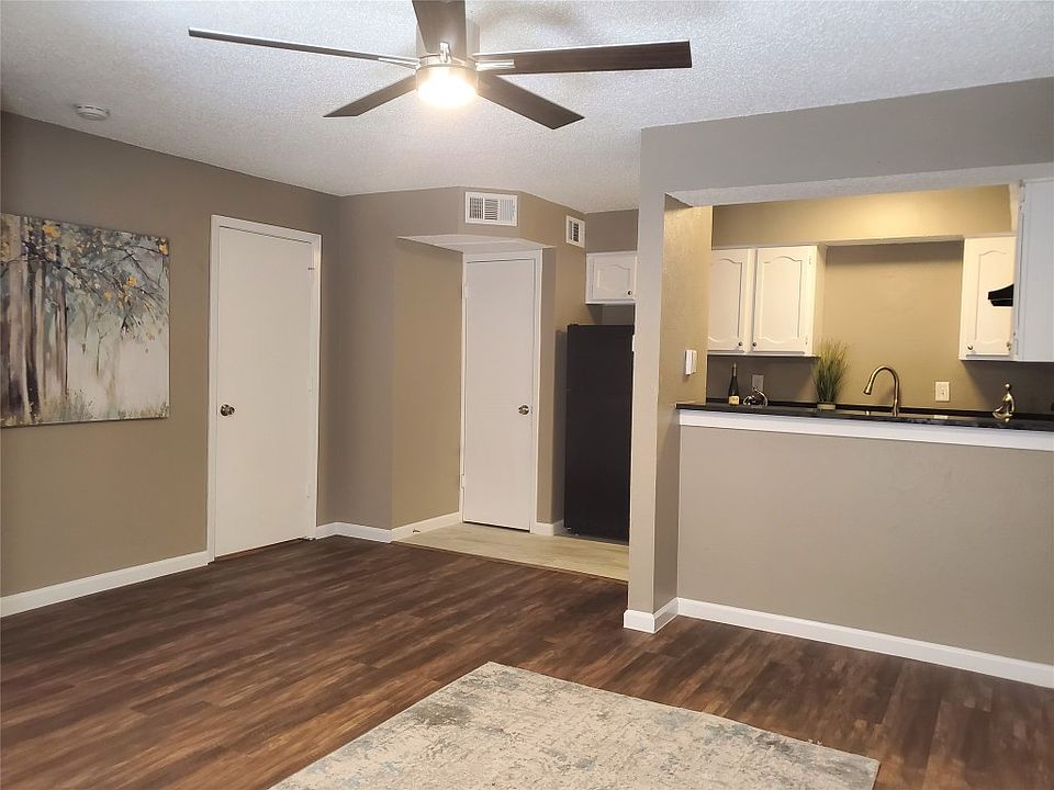 1st image of 3022 Forest Ln APT 304