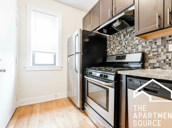 607 W Melrose St Unit 2, Chicago, IL 60657