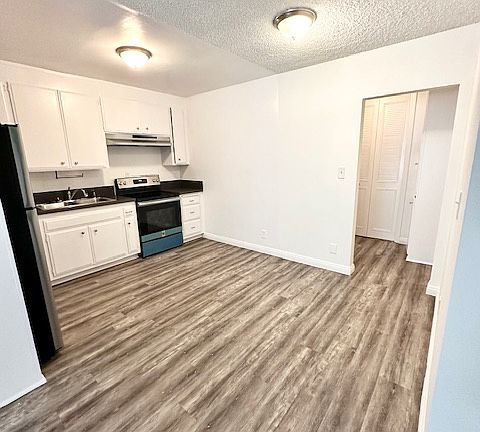 4th image of 428 N Hayworth Ave APT 105