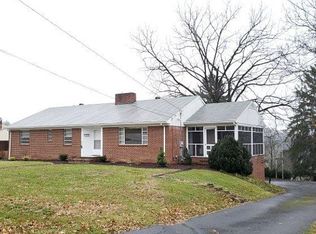 11 Baldwin Dr, Staunton, VA 24401