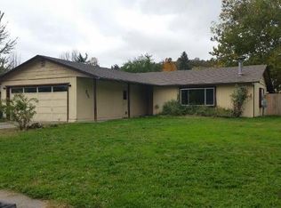 711 NW Parker Dr, Grants Pass, OR