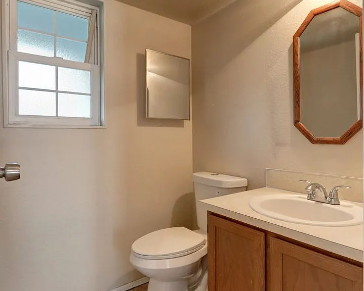 10028 NE 139th St — Photo 10