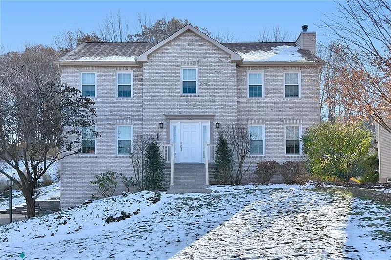 420 Cloverdale Dr photo 1
