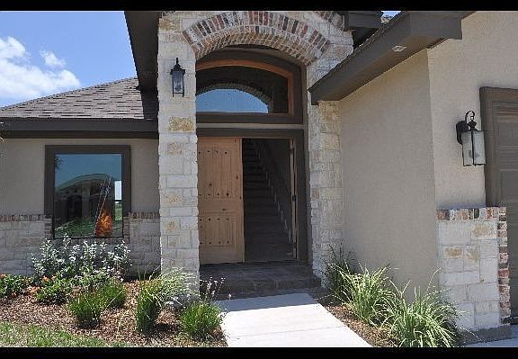 3rd image of 908 E Canela Ave