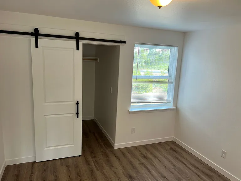 Pine View — Photo 16