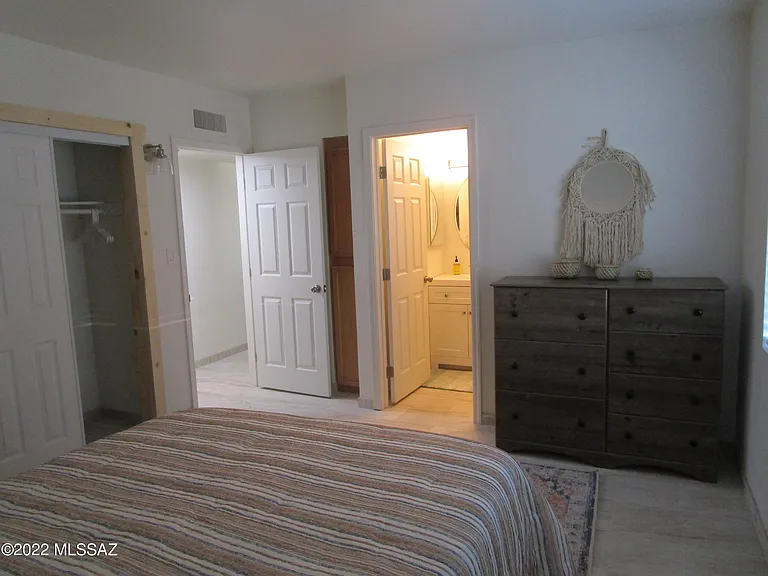 1627 E 13th St #1 — Photo 12