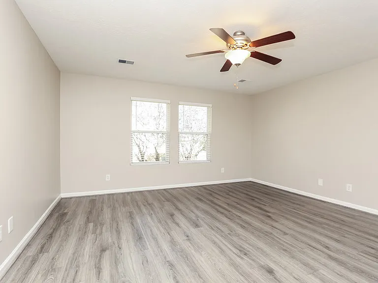 2867 Park Knoll Dr — Photo 10