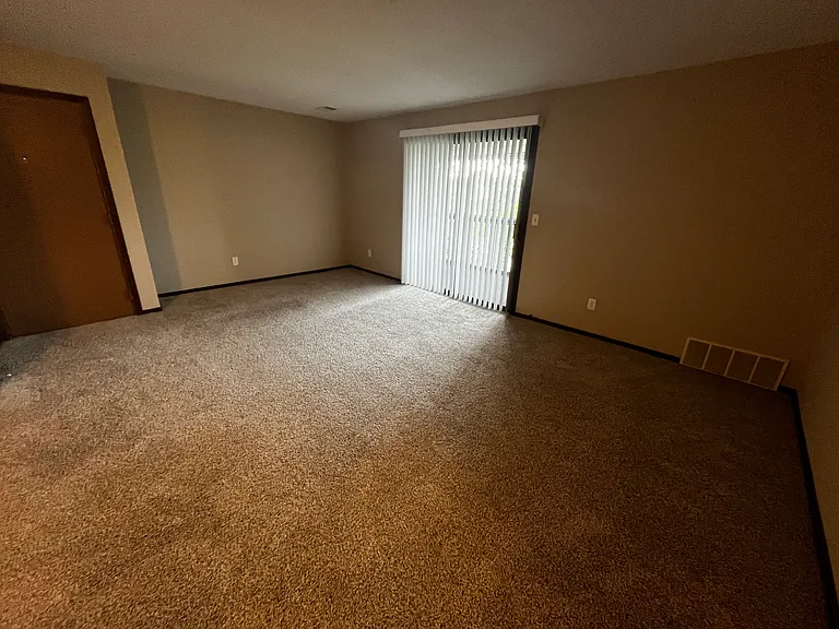 709 Fieldstone Ct #11 — Photo 7