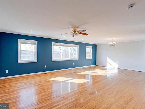 3rd image of 7815 Fairgreen Rd