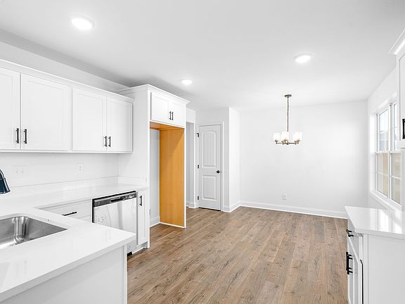 5th image of 1220 Elizabeth Ln Lot 124