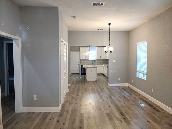 2nd image of 406 Gulf