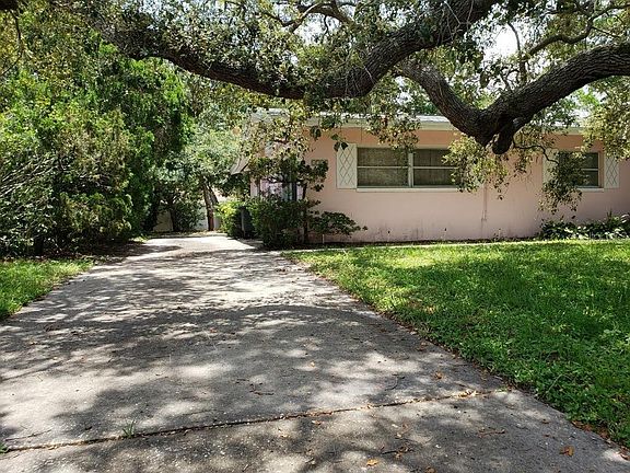 2nd image of 1725 Laurie Ln