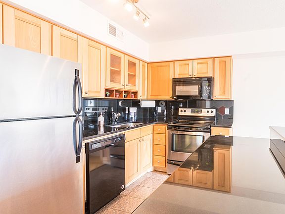 5th image of 2222 Detroit Ave APT 510