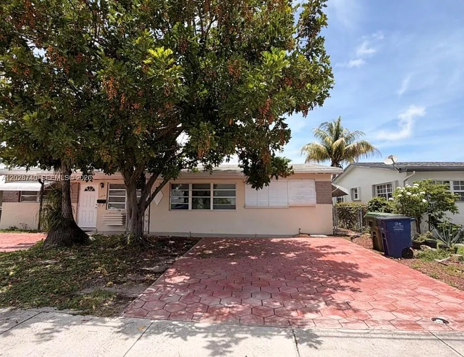 1077 SW 2nd St #2