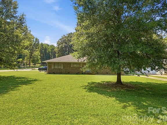 4th image of 8051 S Way Rd